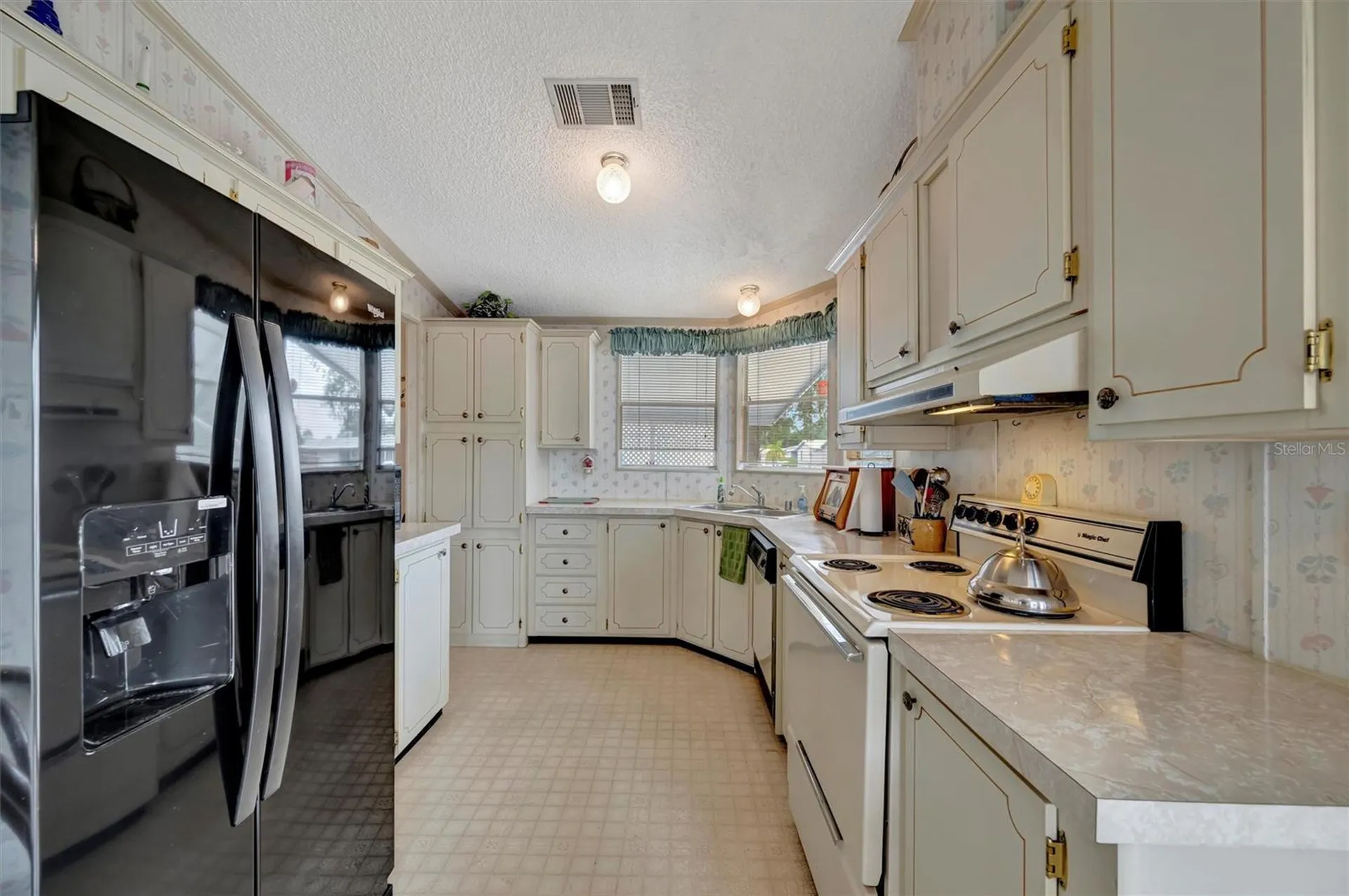 106 N Saint George Circle Apollo Beach FL 33572