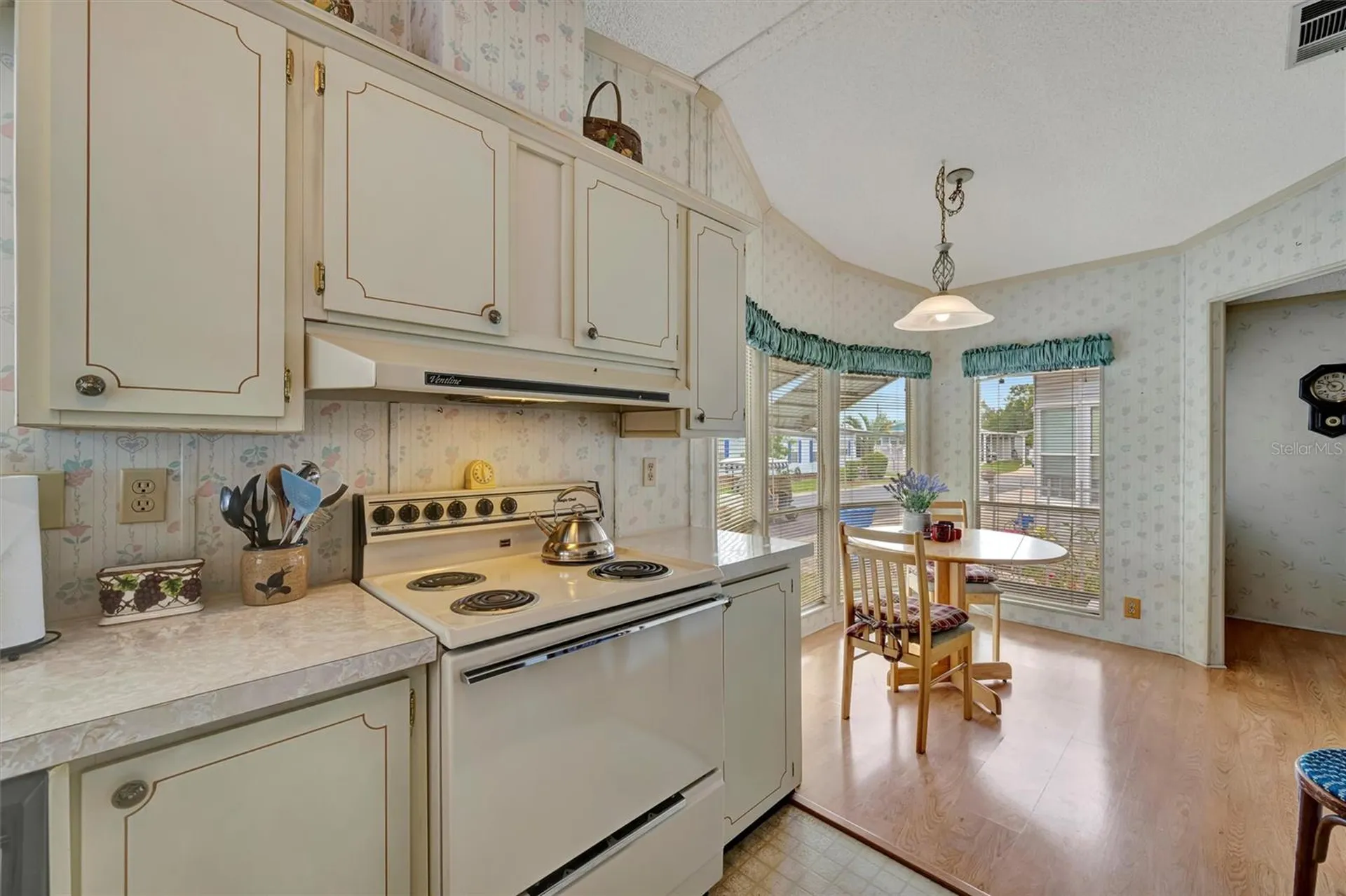 106 N Saint George Circle Apollo Beach FL 33572