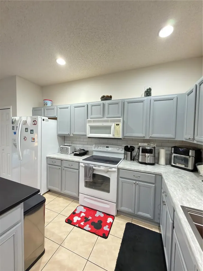 4688 Golden Beach Court Kissimmee FL 34746