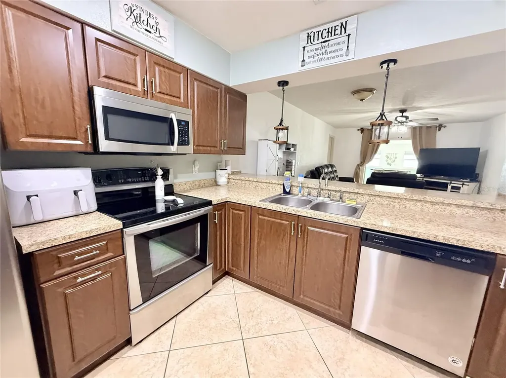 1046 W Samms Avenue Port Orange FL 32129