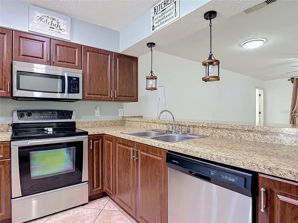 1046 W Samms Avenue Port Orange FL 32129
