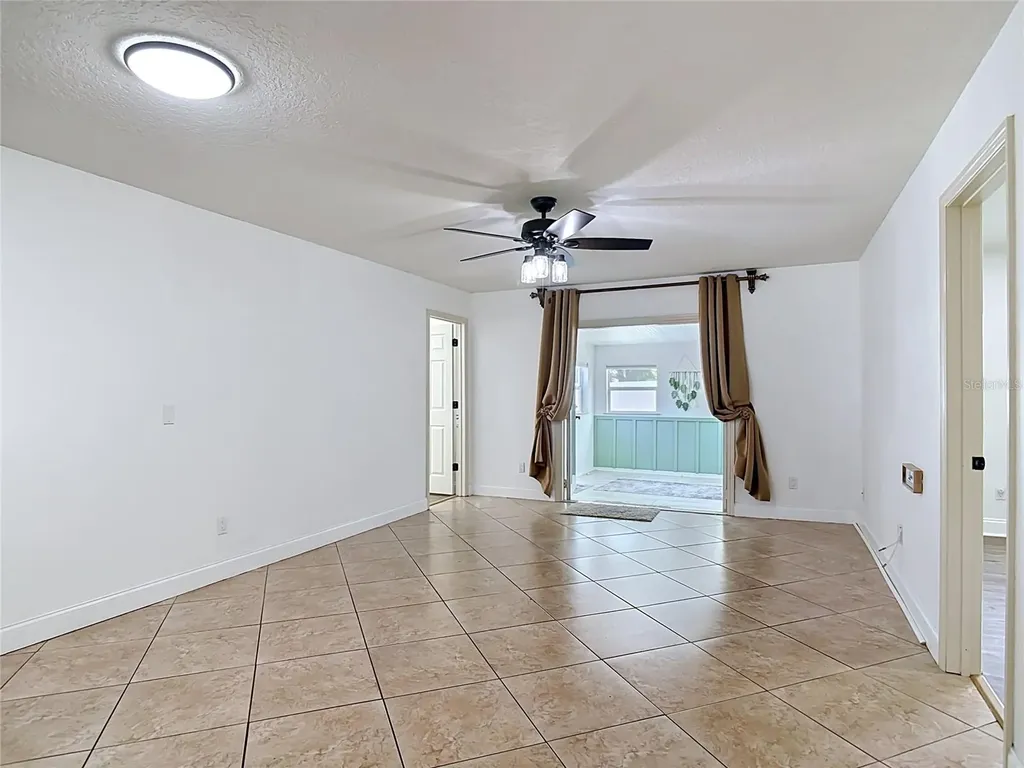 1046 W Samms Avenue Port Orange FL 32129