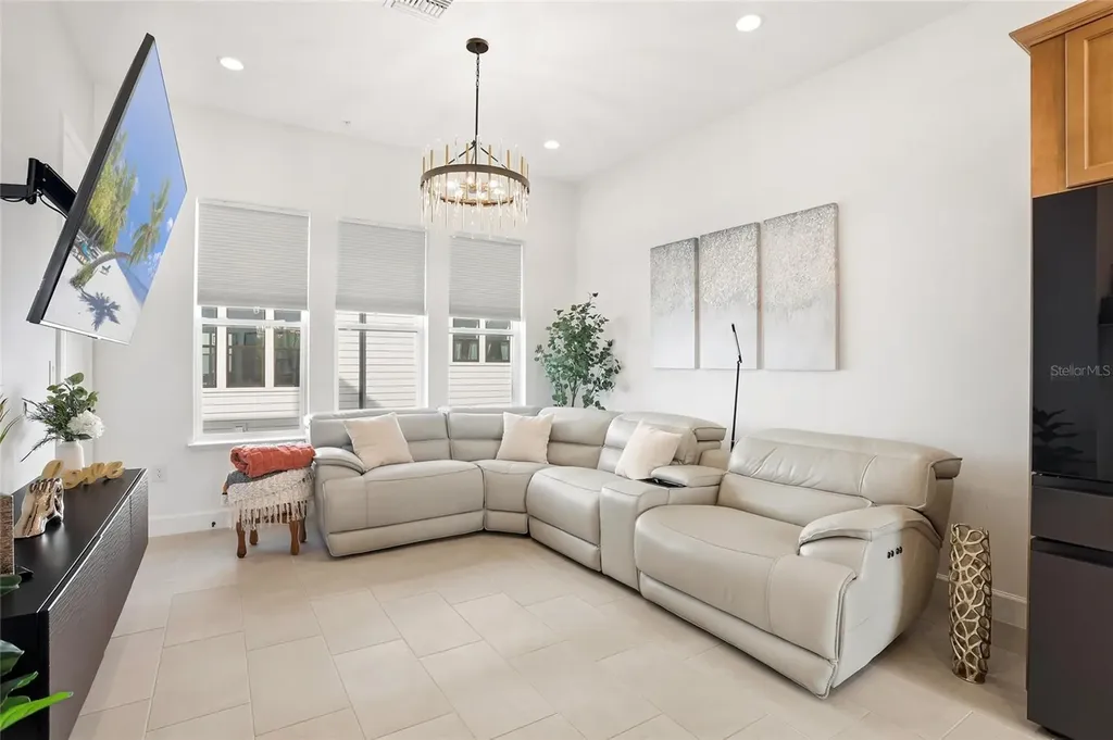 2038 Packing District Way Orlando FL 32804
