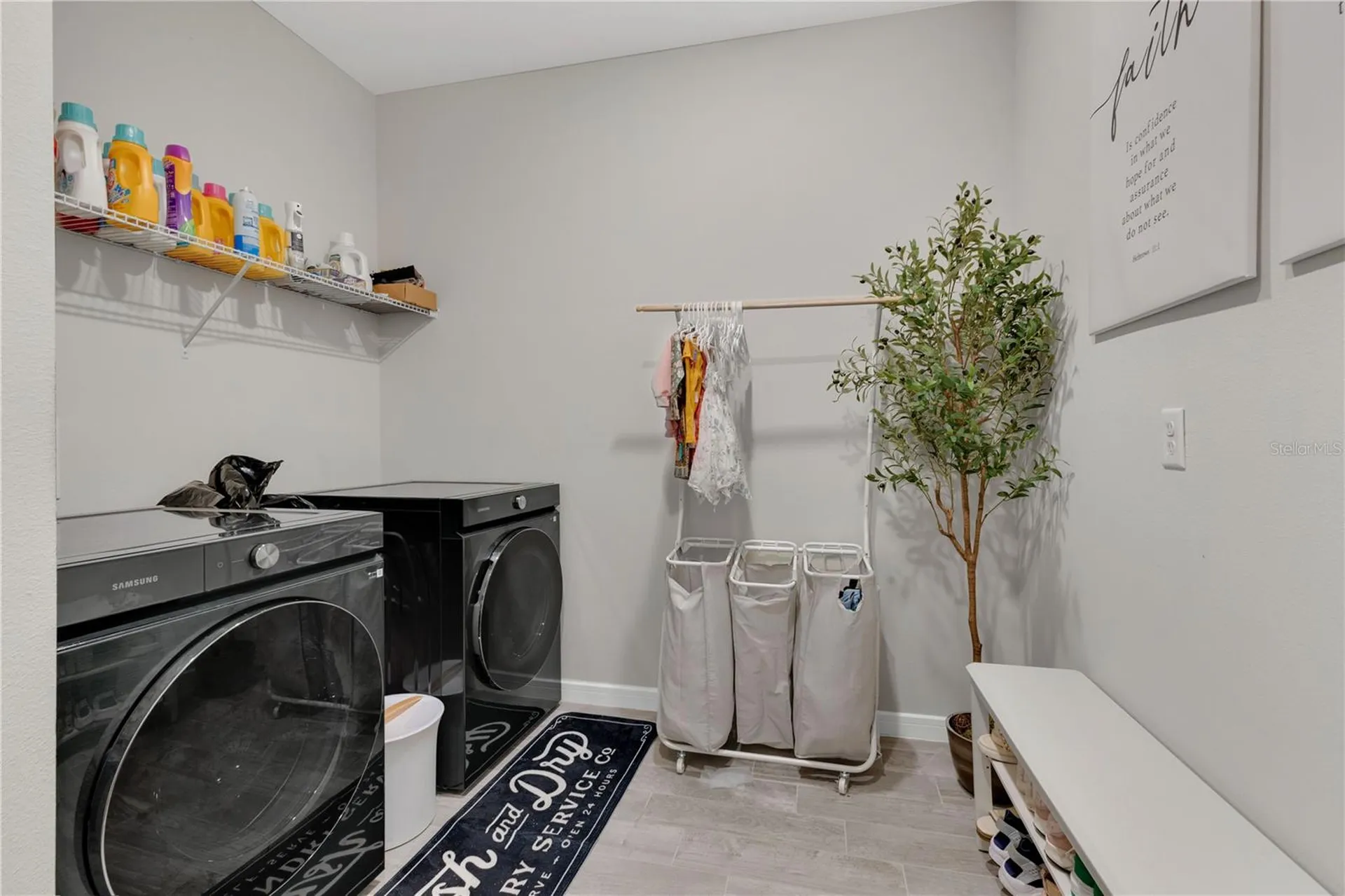 5433 Log Grove Lane Orlando FL 32829