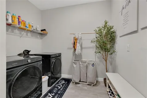 5433 Log Grove Lane Orlando FL 32829