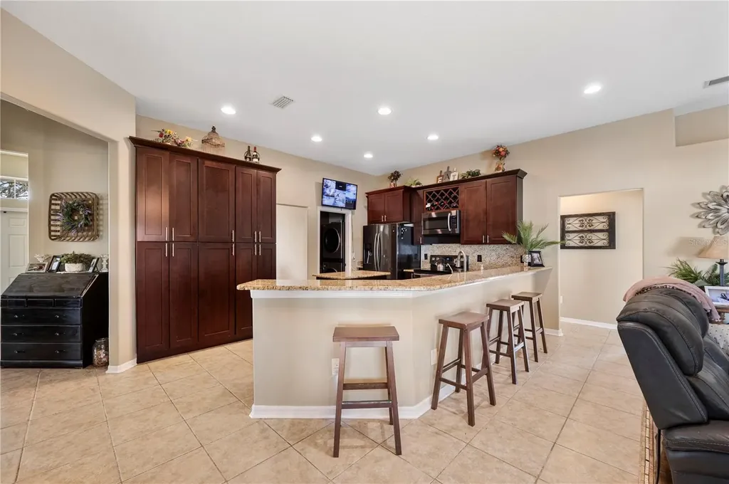4403 Avondale Groves Street Plant City FL 33567