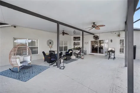 4403 Avondale Groves Street Plant City FL 33567