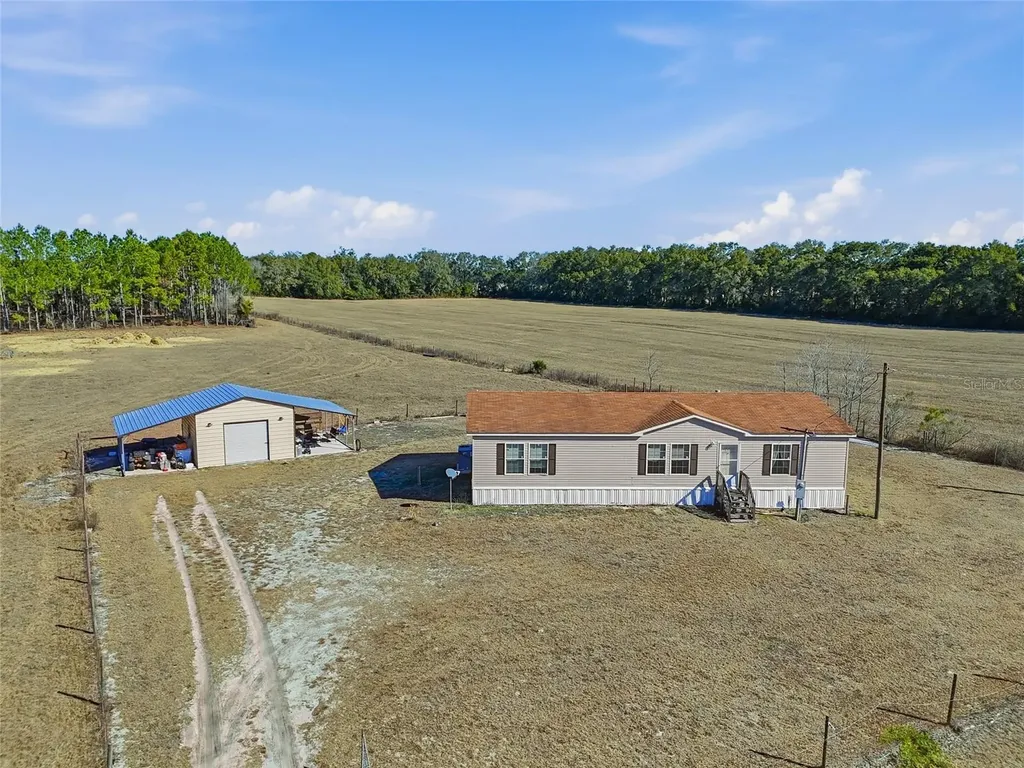 2400 NW 5th Street Bell FL 32619