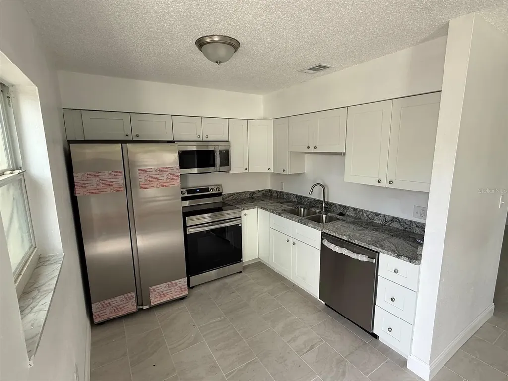 521 88th Avenue N St Petersburg FL 33702