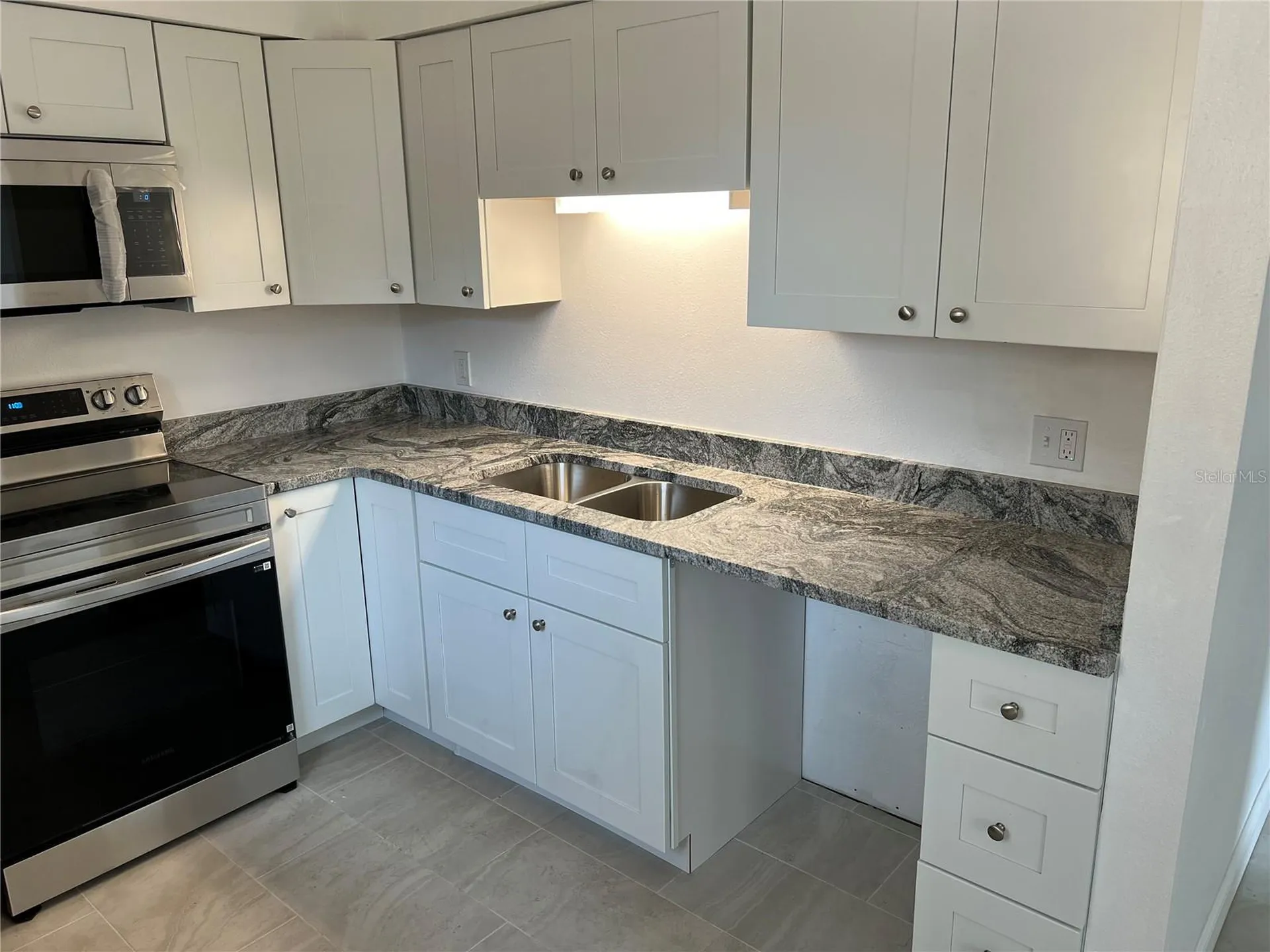 521 88th Avenue N St Petersburg FL 33702