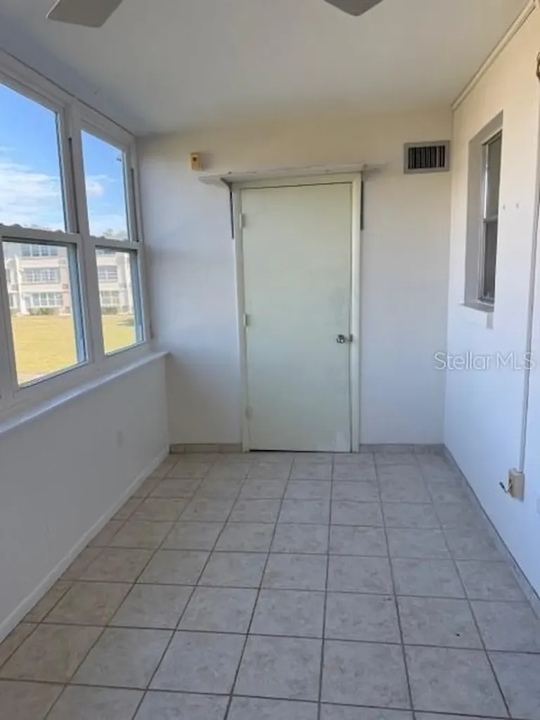 1051 79th Avenue N St Petersburg FL 33702