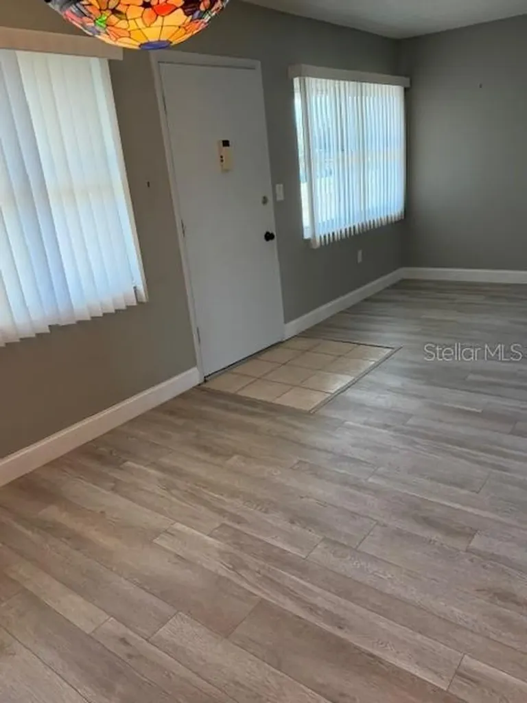 1051 79th Avenue N St Petersburg FL 33702