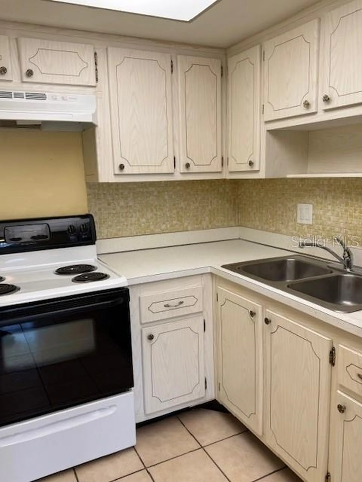 1051 79th Avenue N St Petersburg FL 33702