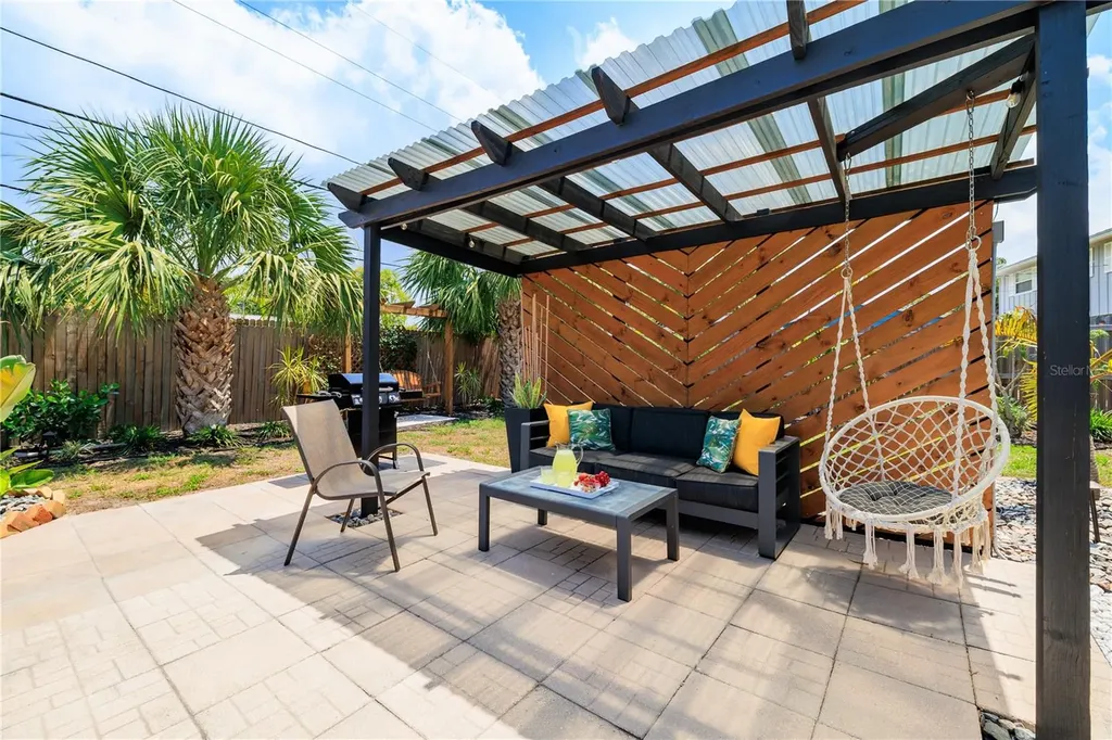 8415 Iris Avenue Seminole FL 33777