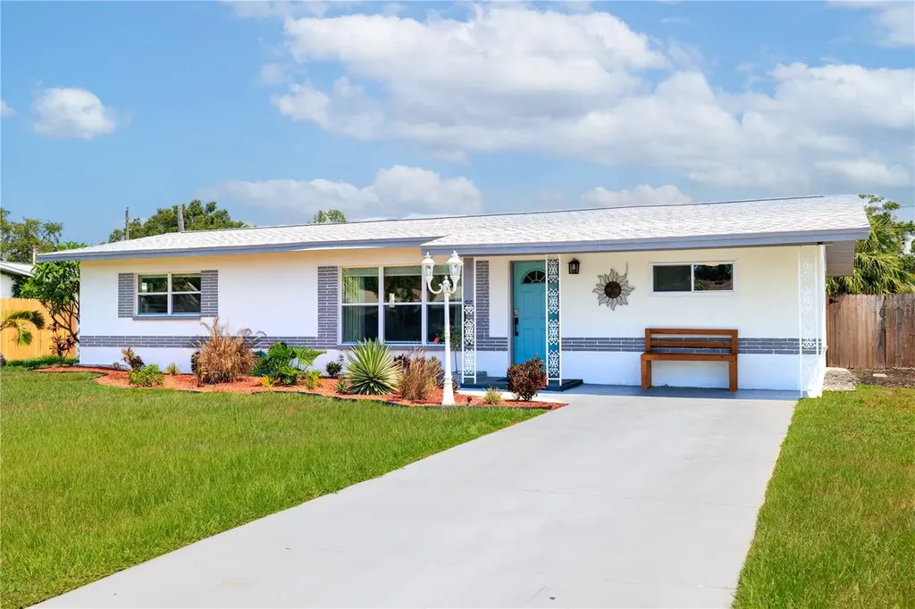 8415 Iris Avenue Seminole FL 33777