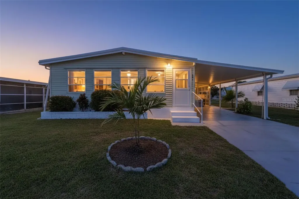 537 La Playa Circle North Port FL 34287