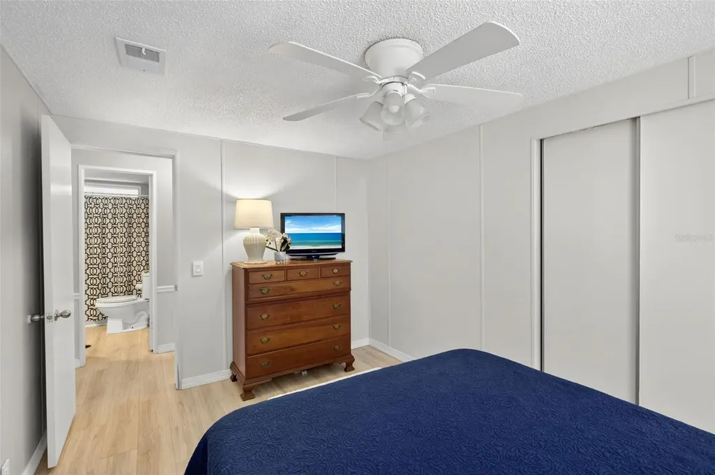 537 La Playa Circle North Port FL 34287