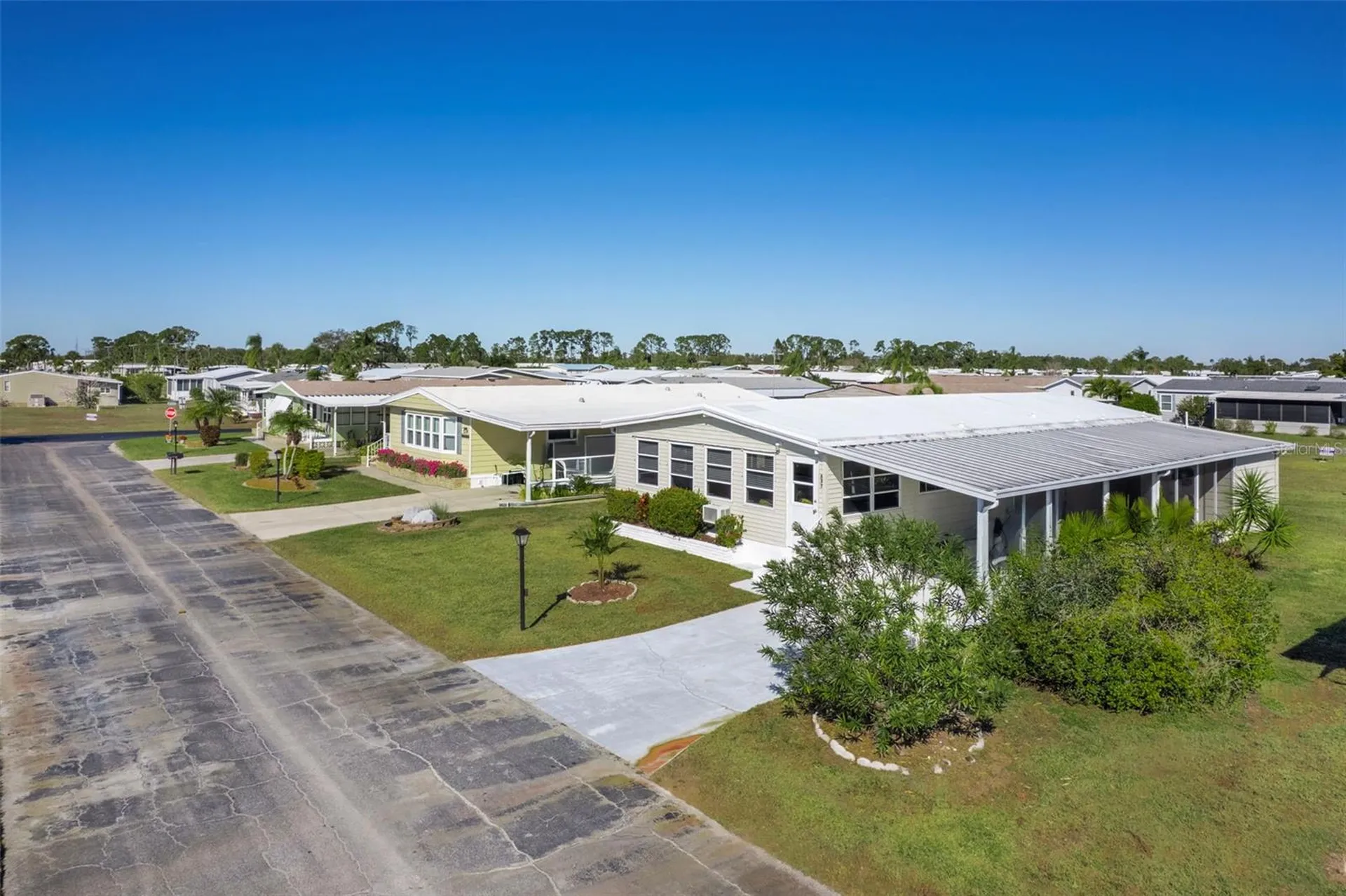 537 La Playa Circle North Port FL 34287