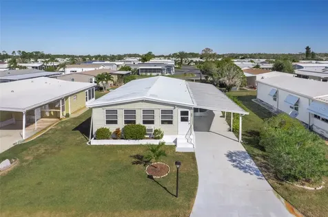 537 La Playa Circle North Port FL 34287