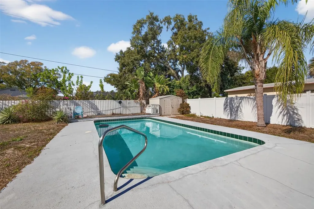 15536 Bristol Circle E Clearwater FL 33764