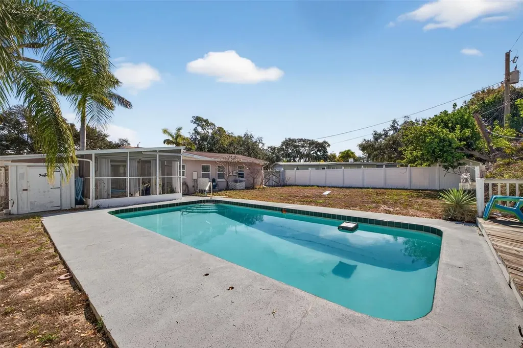 15536 Bristol Circle E Clearwater FL 33764