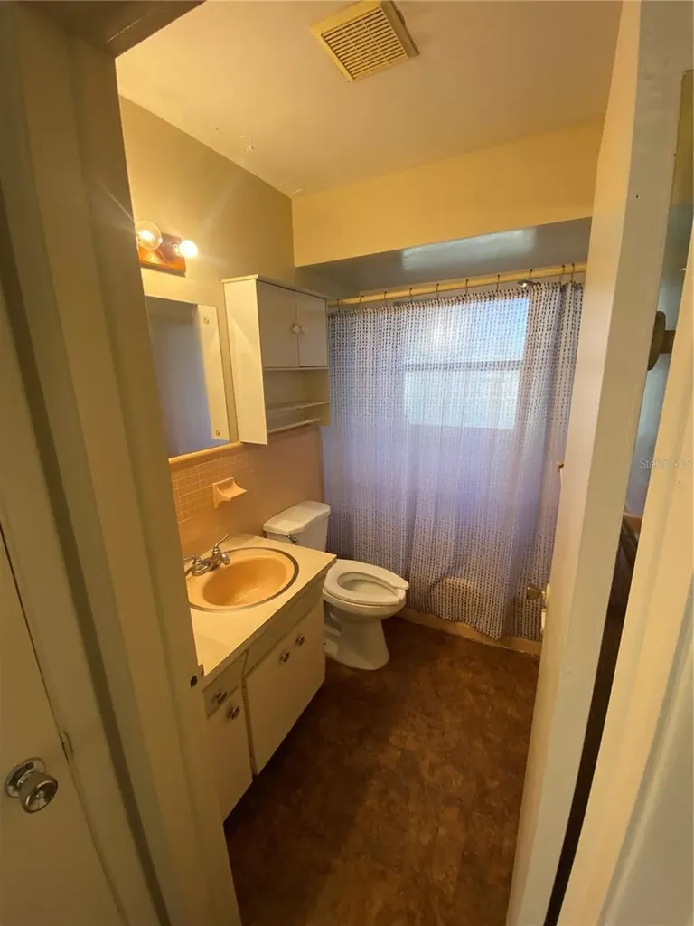 1120 8th Avenue NE Largo FL 33770