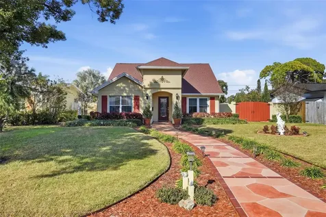 6643 3rd Avenue N St Petersburg FL 33710