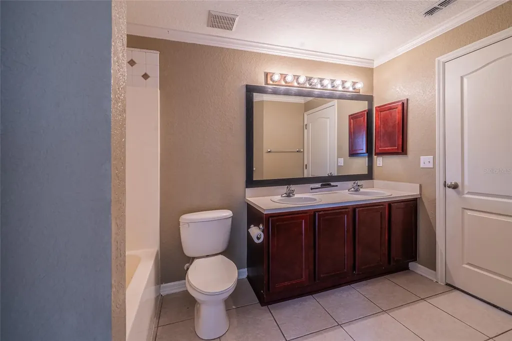 6940 Bently Drive Lakeland FL 33809