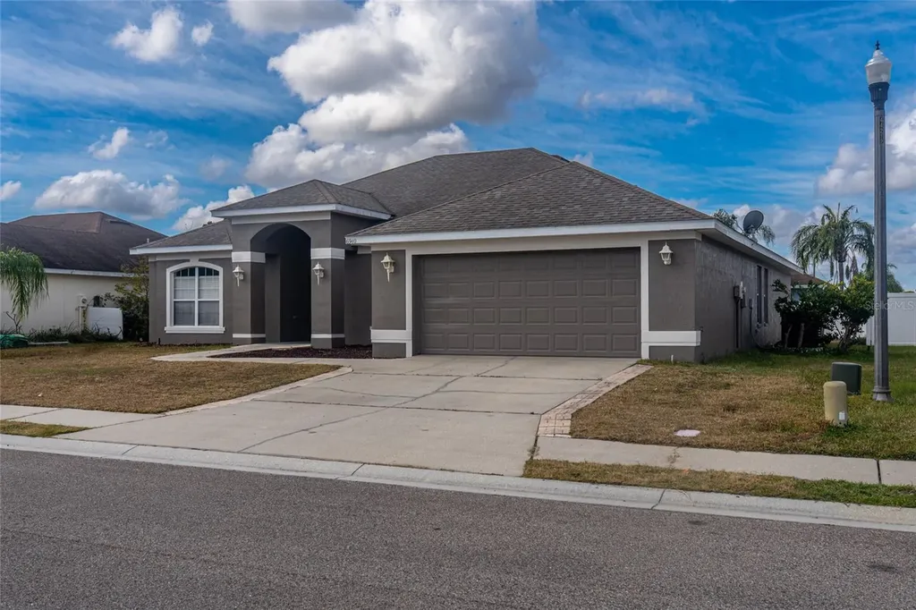 6940 Bently Drive Lakeland FL 33809