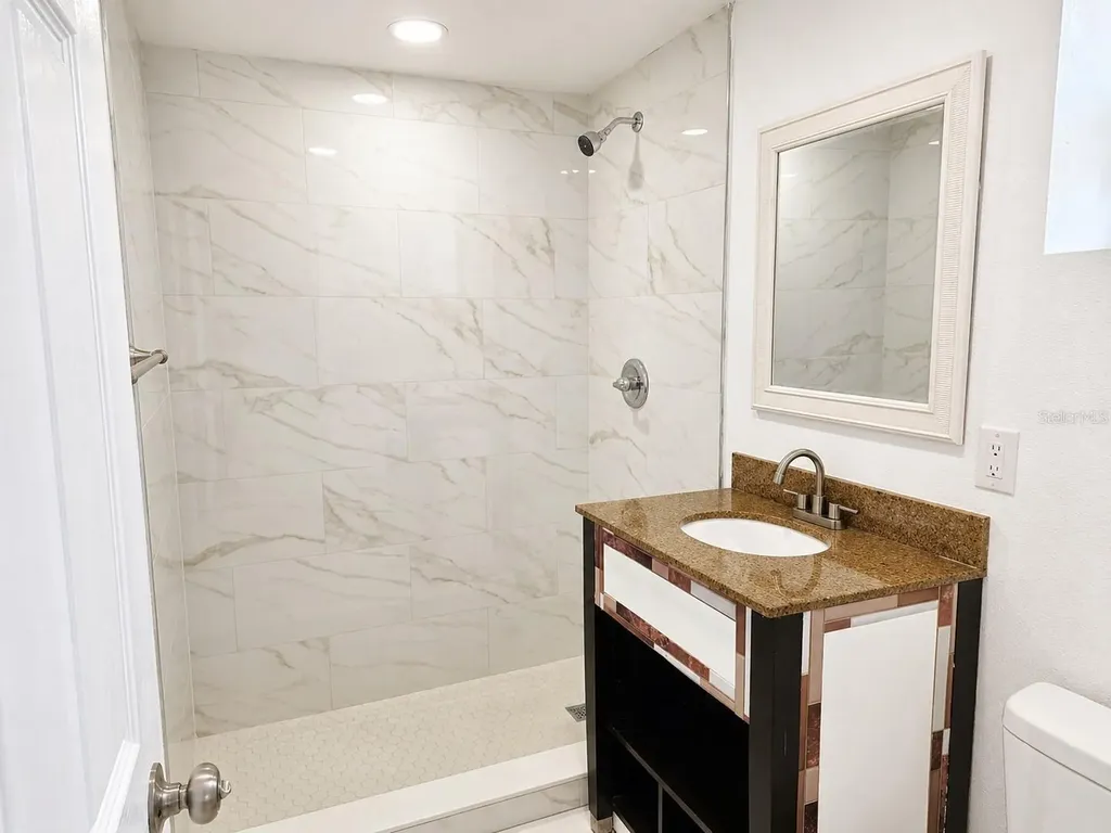 535 Romano Avenue Orlando FL 32807