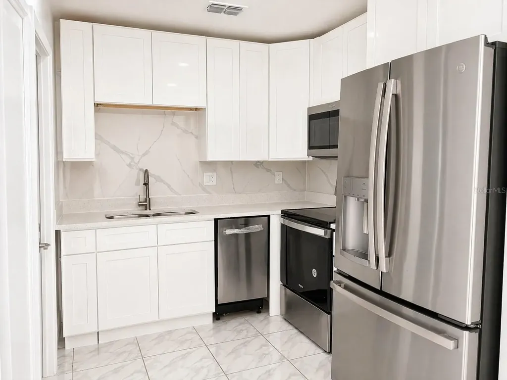 535 Romano Avenue Orlando FL 32807
