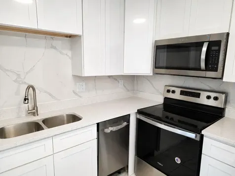 535 Romano Avenue Orlando FL 32807