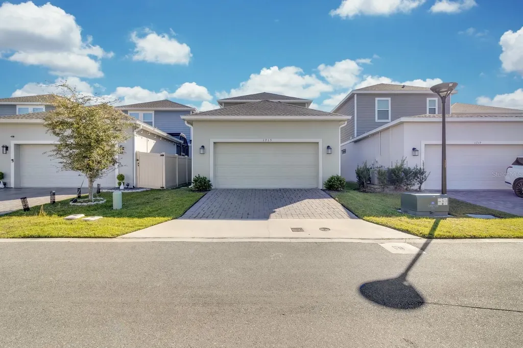 1715 Happiness Row Kissimmee FL 34744