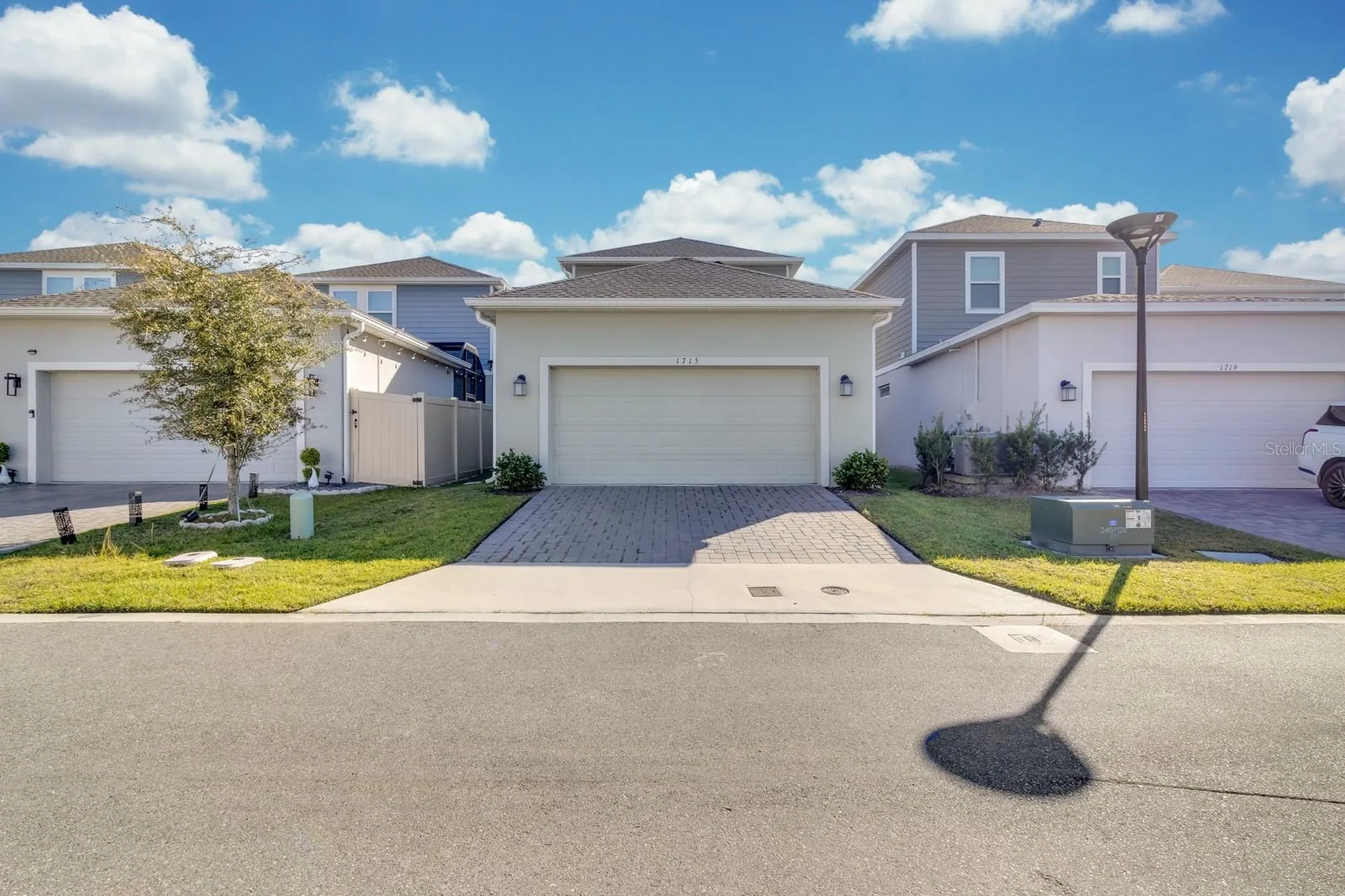 1715 Happiness Row Kissimmee FL 34744