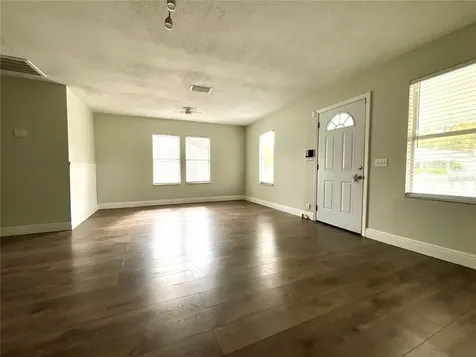 8507 N Edison Tampa FL 33604