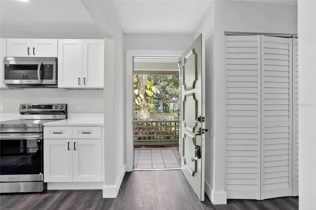 5014 Barrington Circle Sarasota FL 34234