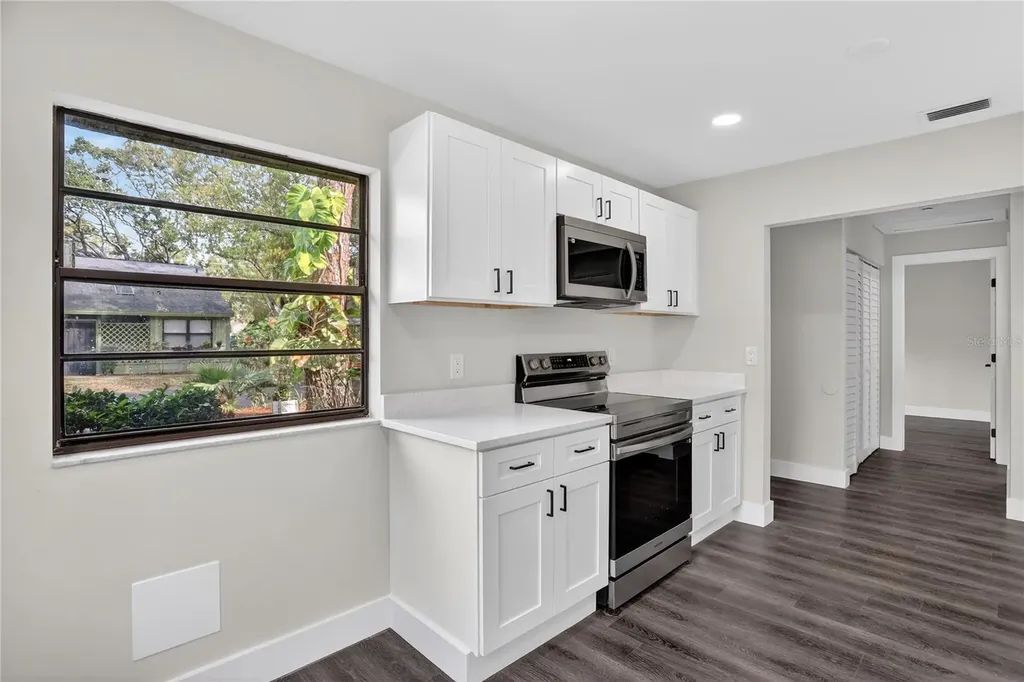5014 Barrington Circle Sarasota FL 34234