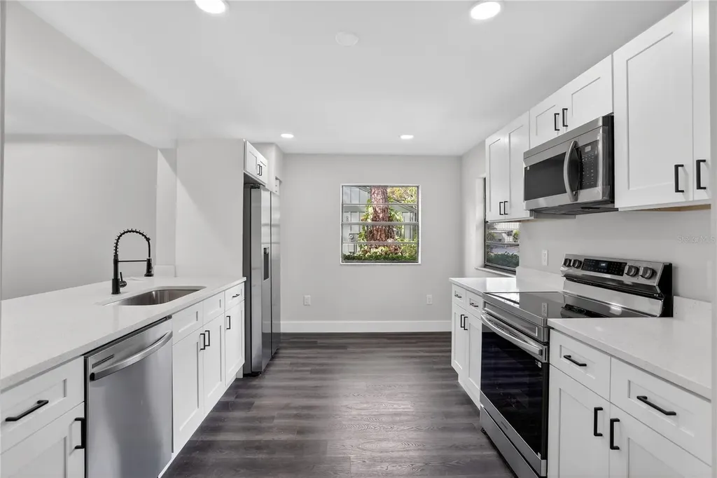 5014 Barrington Circle Sarasota FL 34234