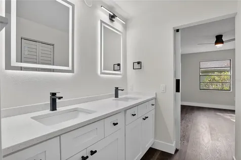 5014 Barrington Circle Sarasota FL 34234