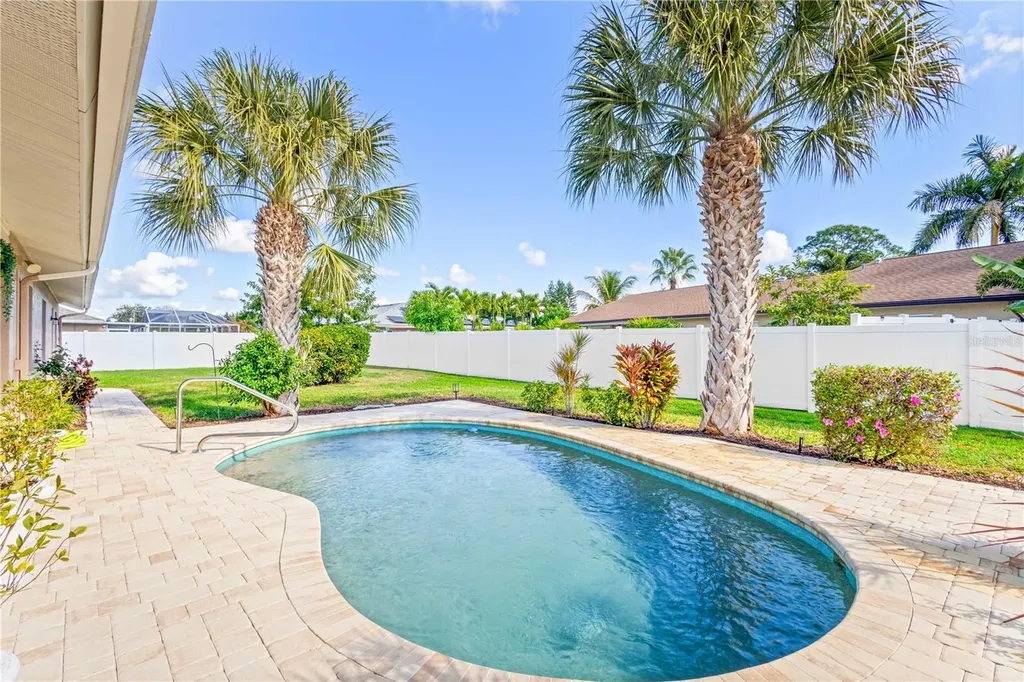 5775 Timber Lake Drive Sarasota FL 34243