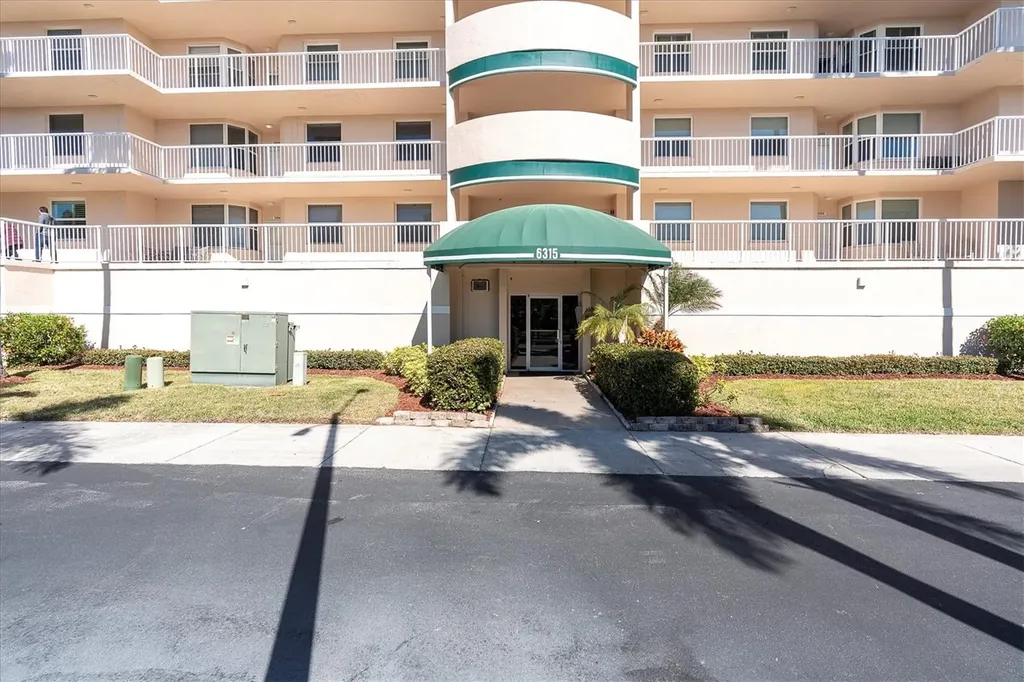 6315 Shoreline Drive Seminole FL 33708
