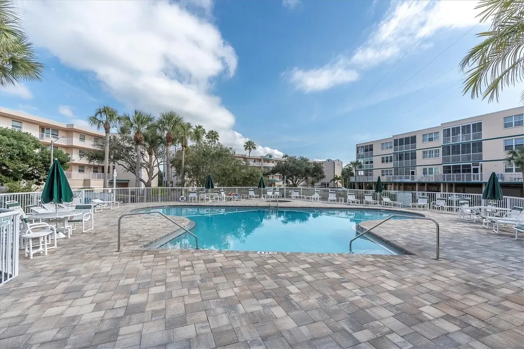 6315 Shoreline Drive Seminole FL 33708