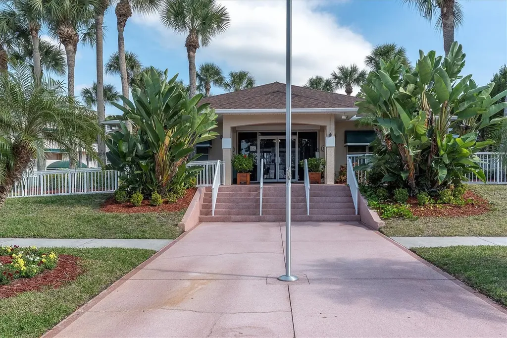 6315 Shoreline Drive Seminole FL 33708