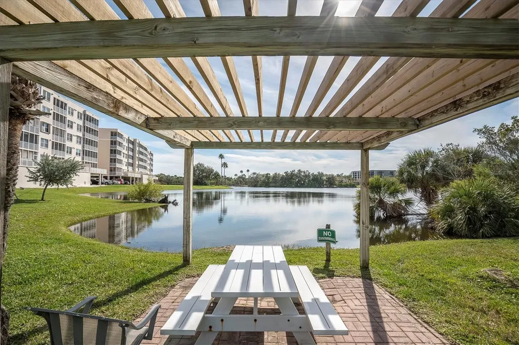 6315 Shoreline Drive Seminole FL 33708