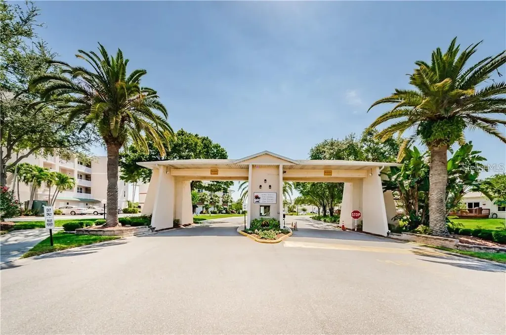 6315 Shoreline Drive Seminole FL 33708