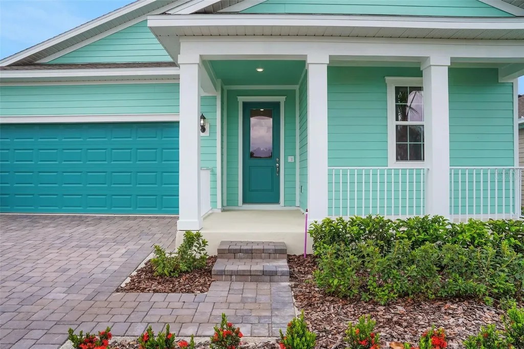 985 Fiesta Key Circle Lady Lake FL 32159