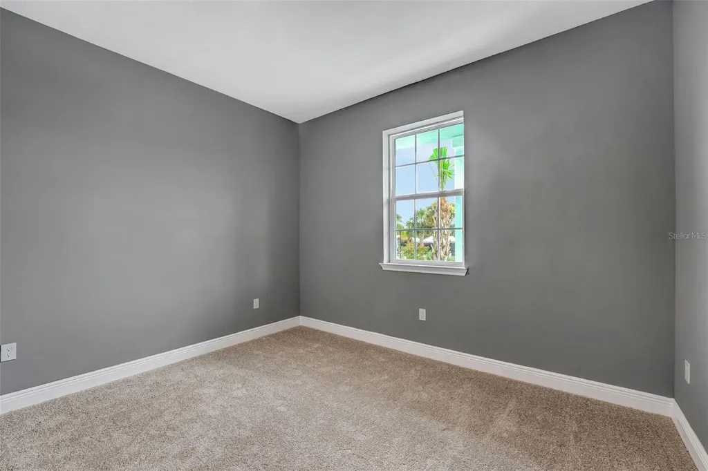 985 Fiesta Key Circle Lady Lake FL 32159