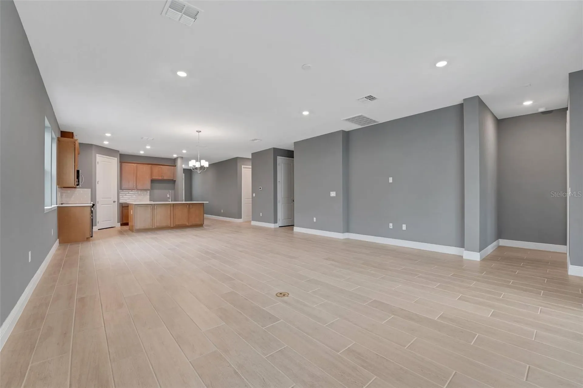 985 Fiesta Key Circle Lady Lake FL 32159
