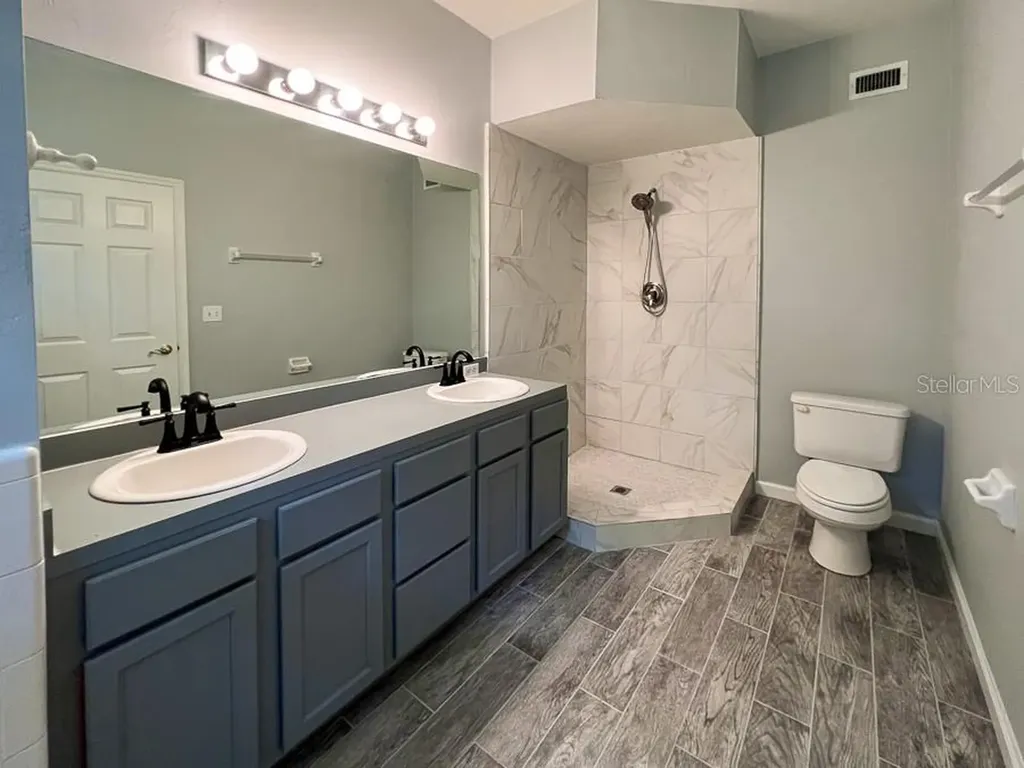 5048 NW 1st Place Gainesville FL 32607