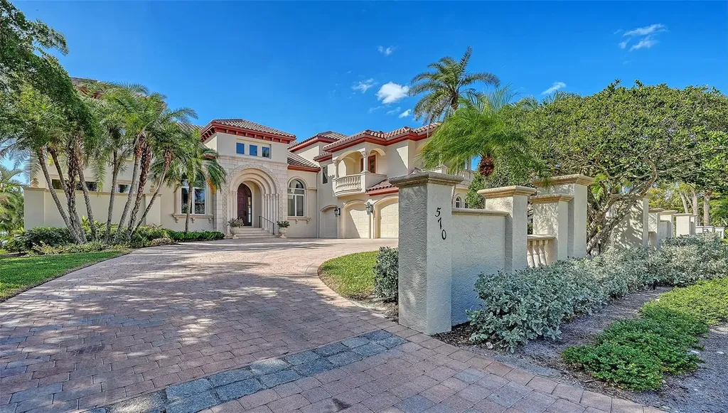 570 S Spoonbill Drive Sarasota FL 34236